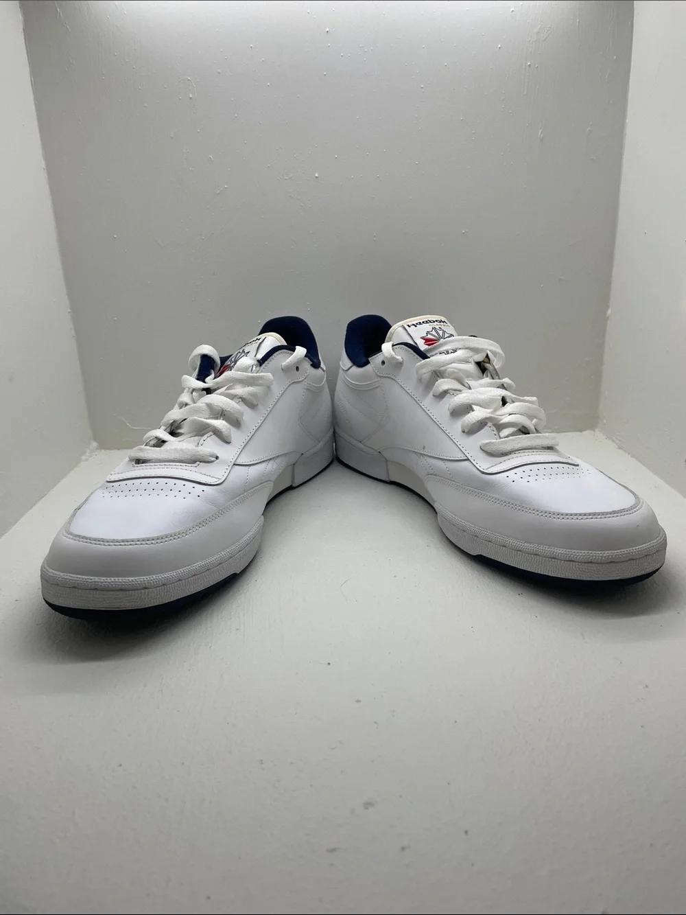 Reebok White Sneakers with Navy Accent Low-Top sz 14 men’s